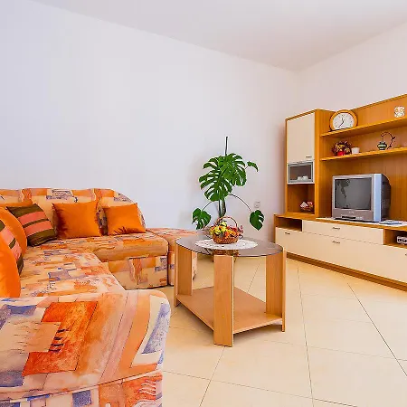 Apartment Milka.1 Daire Medulin